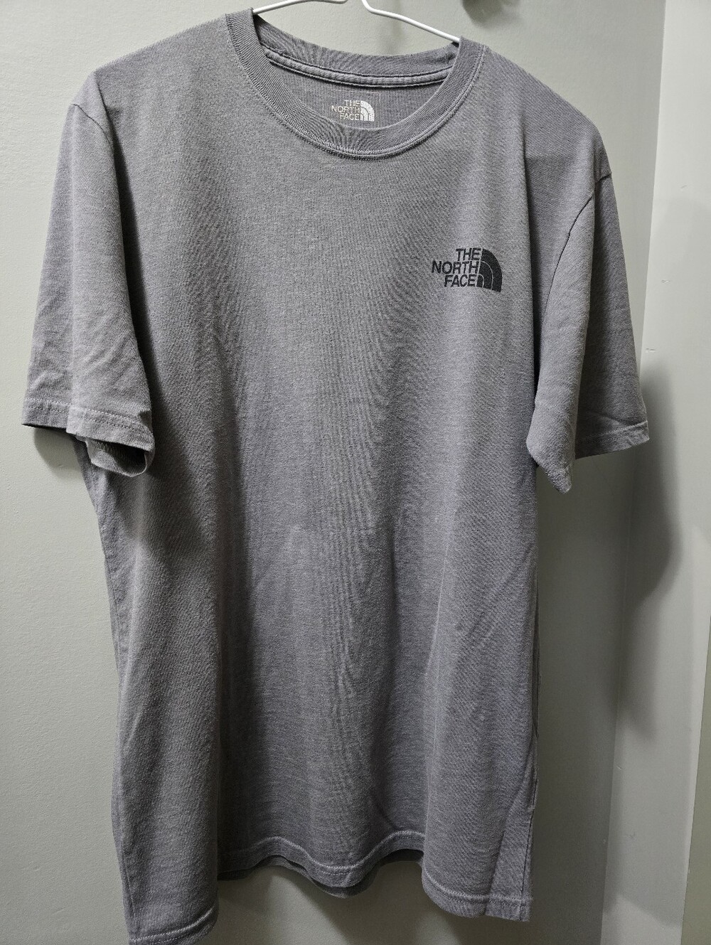 The North Face Men's Heather Gray "Never Stop Exploring" Short-Sleeve Logo Tee